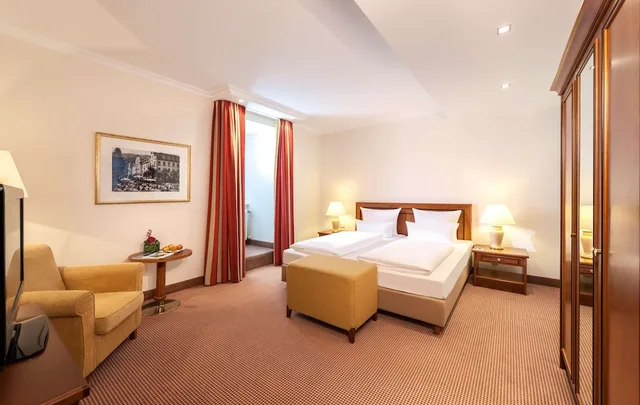 غرفة كومفورت بسرير كينج بإطلالة على المتنزه، Dorint Resort & Spa Bad Bruckenau 1/4