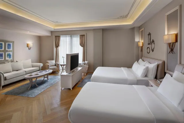 جناح عائلي، Lazzoni Hotel 1/3