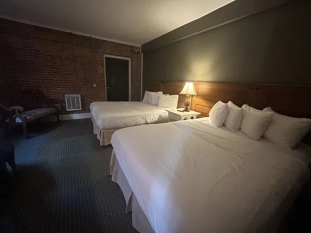 غرفة بسريرين كوين لذوي الإعاقة، William Watson Hotel 3/5