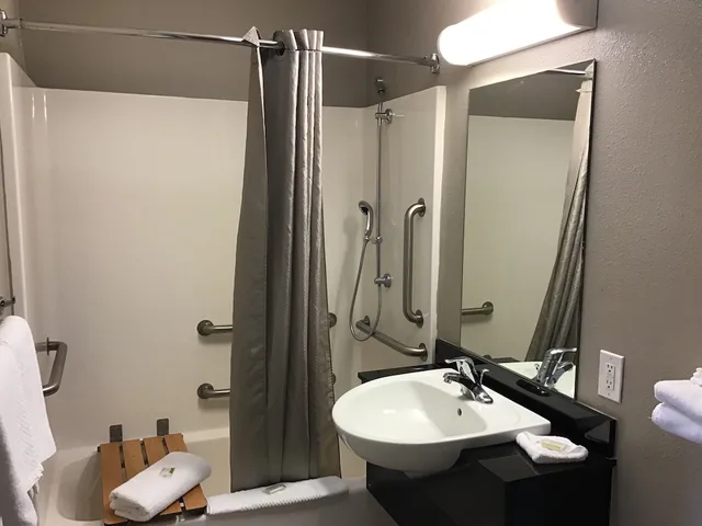 غرفة بسرير مزدوج لذوي الإعاقة، Super 8 by Wyndham Woods Cross/Salt Lake City North 4/4