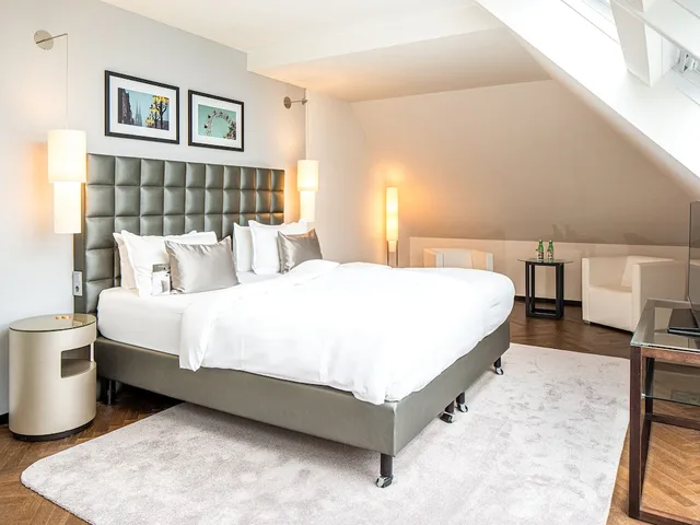جناح ديلوكس بسرير كينج، Steigenberger Hotel Herrenhof 1/2