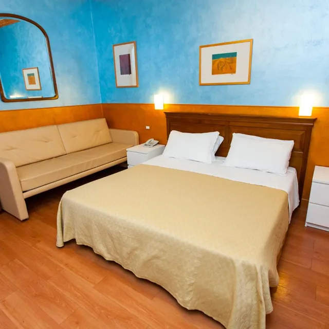 غرفة كلاسيكية بسرير مزدوج أو سريرين منفصلين، Diana Suites 6/10