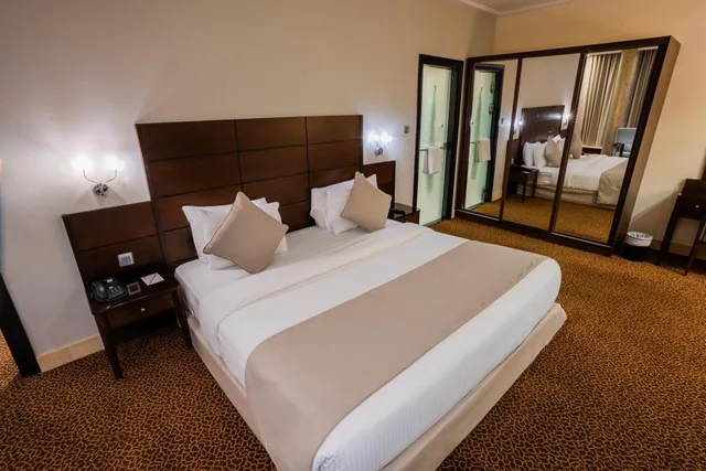 جناح بانورامي، Ayass Hotel 4/10
