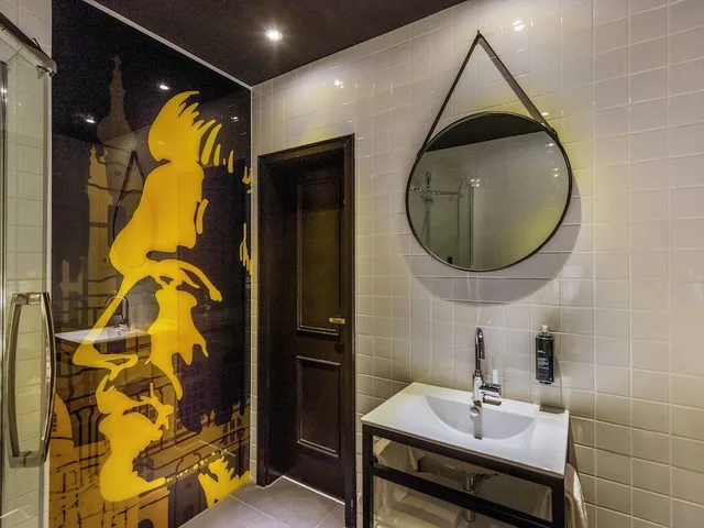 غرفة ثلاثية بسرير مزدوج وسرير فردي، Ibis Styles Dresden Neustadt 4/4
