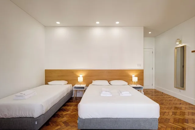 غرفة ثلاثية بسرير مزدوج وسرير فردي، Home Out Rooms and Apartments 3/6
