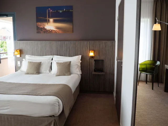 غرفة بريفيليج بسرير مزدوج بشرفة، Mercure Saint Malo Balmoral 2/10