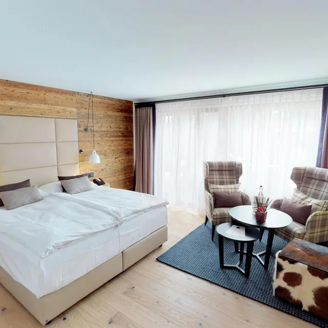 غرفة ديلوكس بسرير مزدوج، Walliserhof Grand Hotel and Spa 2/9