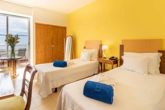 غرفة قياسية بإطلالة على البحر بشرفة، Boa Vista Hotel & Spa - Adults Only 2/2