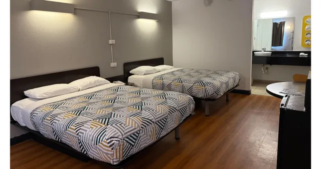 Room, 2 Queen Beds, Motel6 Joliet, IL - I-80 1/5