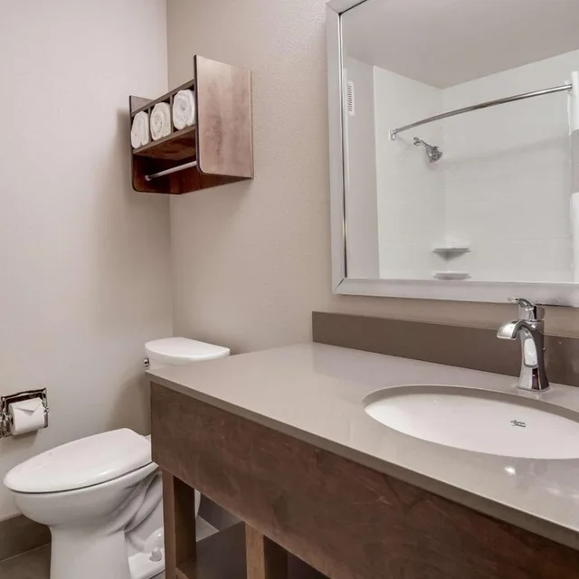 غرفة كبيرة بسرير كينج، Best Western Plus Spokane North 3/4