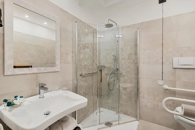 Room, Double or Twin Bed, Accessible, Hotel Excelsior 3/3