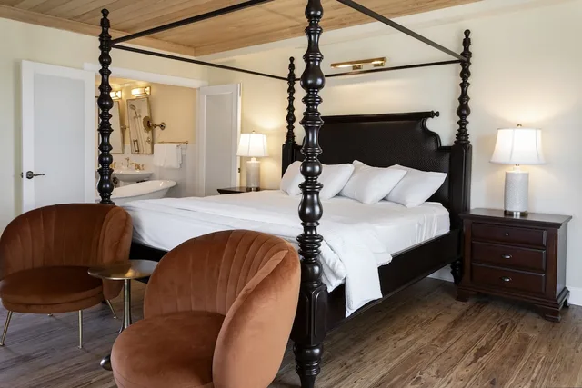 Luxury, King Bed, Ocean View, Adult Only, Grassy Flats Resort & Beach Club (ex Casa Del Sol Beach Resort) 4/9