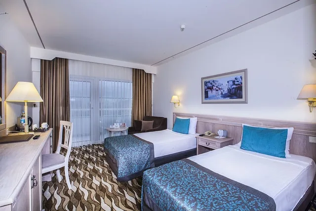 غرفة قياسية بسرير مزدوج بإطلالة على البحر، Kimeros Ma Biche Hotel And Thalasso 9/10