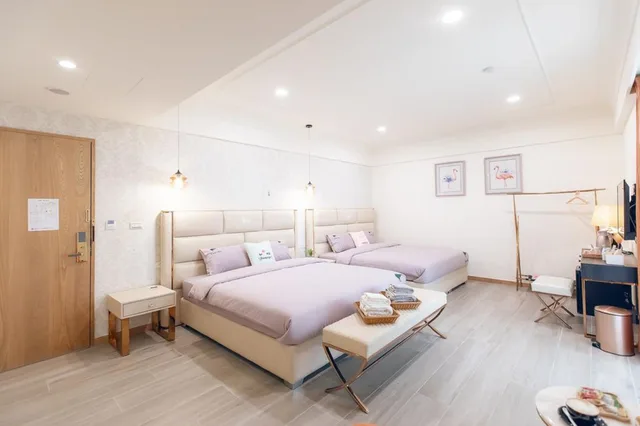 غرفة سوبيريور رباعية بسريرين كوين بشرفة، Kiwi Villa 4/7
