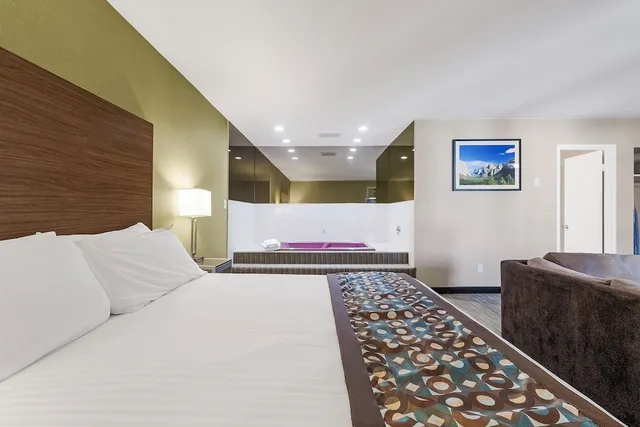 جناح ديلوكس بسرير كينج بحوض جاكوزي، Heritage Inn Yosemite Sonora Formerly Inns of California Sonora 1/4