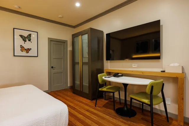 غرفة بسريرين كوين بإطلالة على الحديقة، Inn Marin and Suites, an Ascend Collection Hotel 3/8