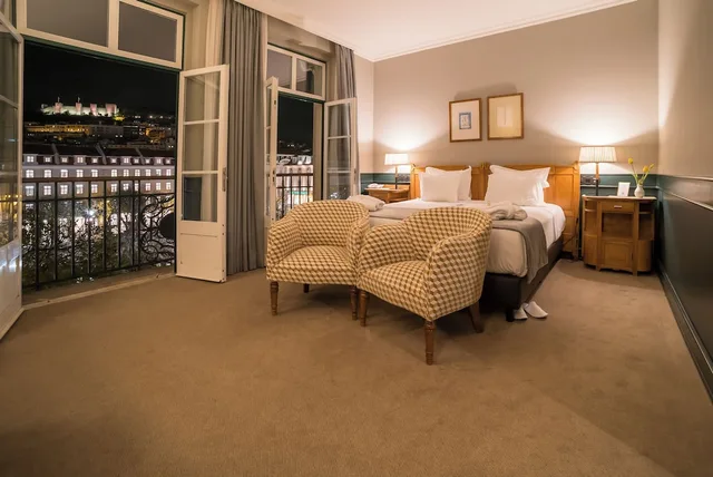Rossio, Twin Beds, Castle View, Metropole Hotel Lisbon 6/7