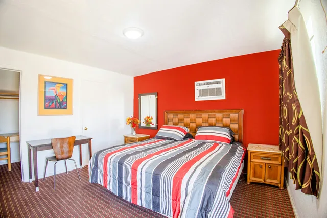 غرفة بسرير كينج لذوي الإعاقة، Sands Motel By OYO El Paso near Airport 4/7