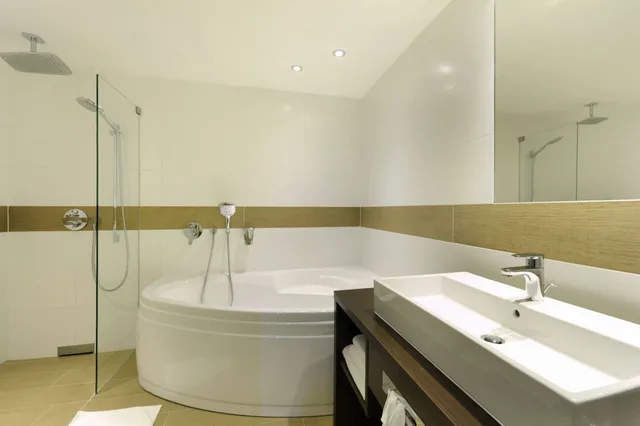 غرفة سوبيريور عائلية بسرير مزدوج وسرير بطابقين، Hotel Charleroi Airport Van Der Valk 3/4