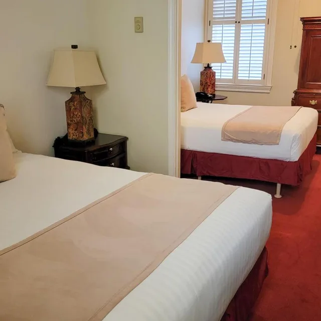 جناح عائلي، Monterey Hotel 1/2