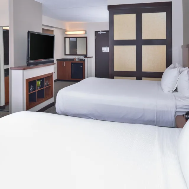 غرفة بسريرين كوين مع أريكة، Hyatt Place Herndon/Dulles Airport-East 1/5