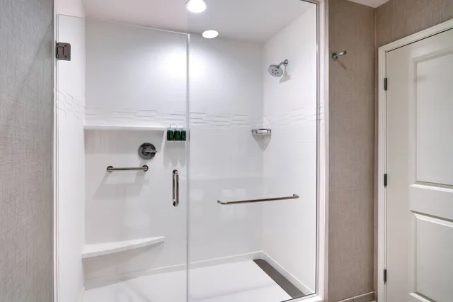 جناح بسريرين كوين بغرفة نوم واحدة مع أريكة، Residence Inn by Marriott Phoenix West/Avondale 2/3