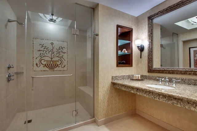 Deluxe, King Bed, Argosy Casino Hotel And Spa 2/2