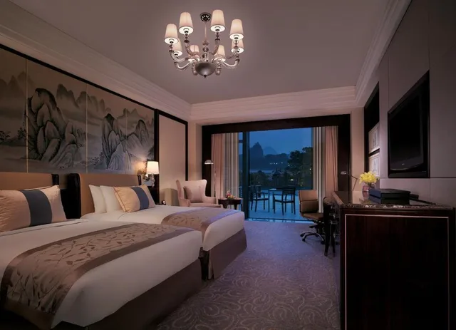 غرفة تنفيذية بسريرين منفصلين بإطلالة على الجبل بشرفة، Shangri La Guilin 1/2