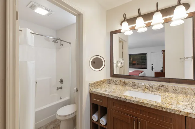 فيلا غراند بسرير كينج بغرفة نوم واحدة مع أريكة، Westgate Branson Woods Resort 3/4