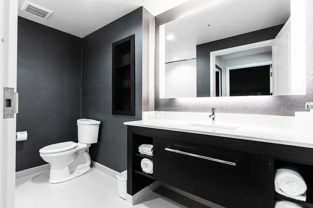 استوديو بسرير كينج مع أريكة، Residence Inn Tulsa Midtown 7/10