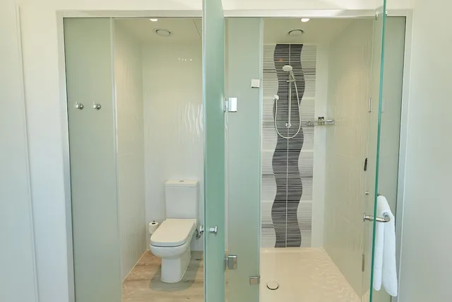 غرفة قياسية بسرير كوين، Hotel Sky Cape Town 2/3