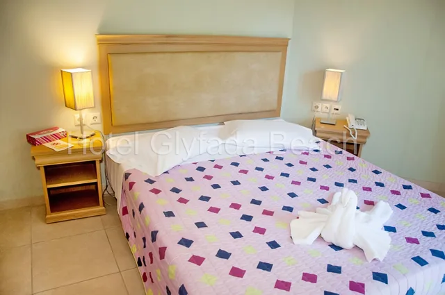 Room, Single, Queen Bed, Mountain View, Glyfada Beach 6/10