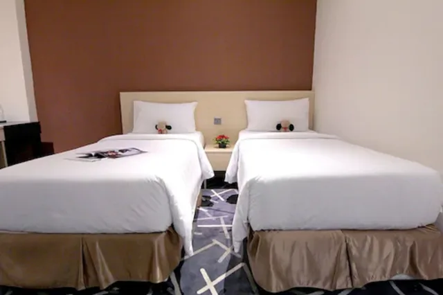 Standard Room - Windowless (2 Single Beds)، Pacific Express Hotel Central Market 3/5