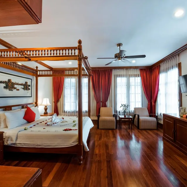 Royal, Crown, Suite، Royal Crown Hotel & Spa 3/10