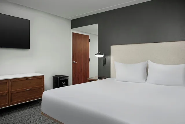 جناح بغرفة نوم واحدة، Courtyard Bloomington 1/5