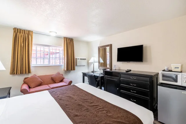 غرفة قياسية بسرير كينج، Americas Best Value Inn Suites Flagstaff 5/9