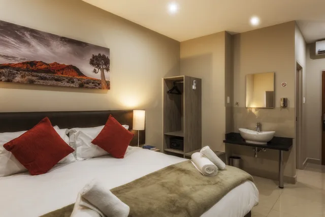 غرفة بسرير كينج، Springbok Inn By Country Hotels 1/4
