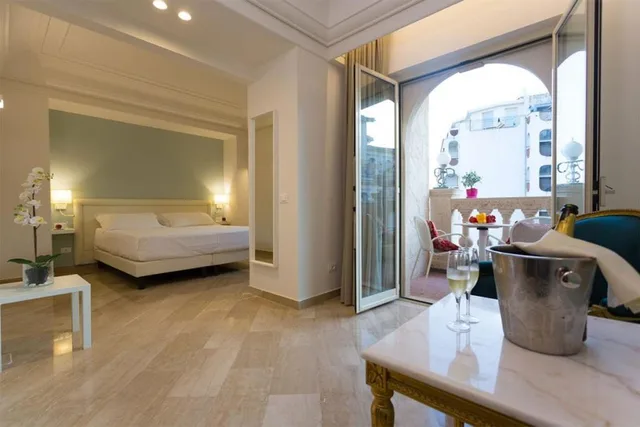 جناح، Hellenia Yachting Hotel 2/5