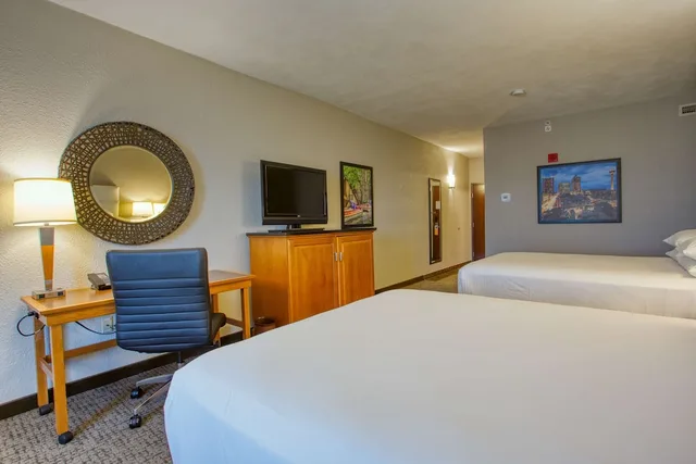 Room, 2 Queen Beds, Drury Inn & Suites Near La Cantera Parkway 6/10