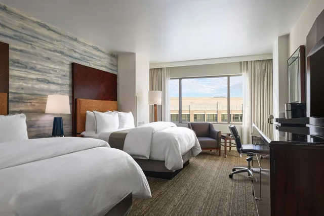 غرفة بسريرين مزدوجين بإطلالة على المدينة، The Westin Washington National Harbor 3/13