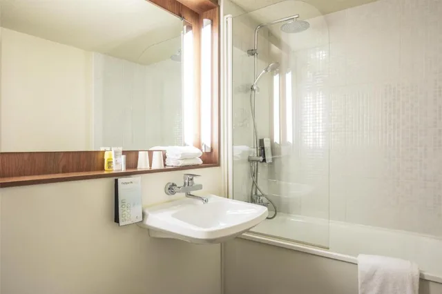 Next Generation, Double and Twin Beds، CAMPANILE MELUN SUD - DAMMARIE LES LYS 6/6