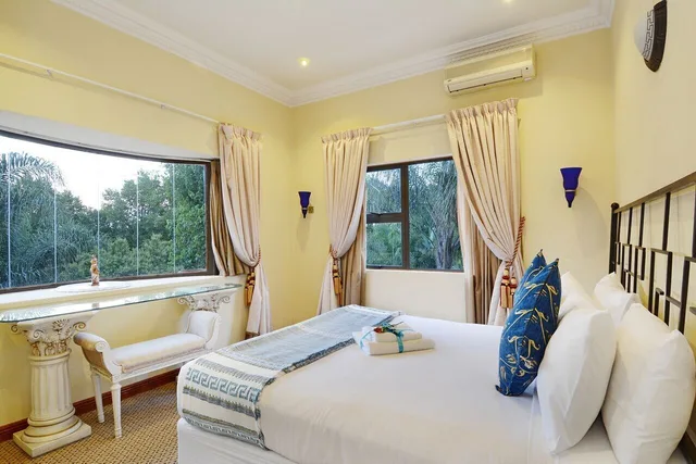 جناح بسرير كوين، Villa Simonne 2/10
