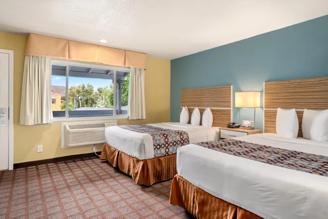 غرفة بسريرين مزدوجين، Avenue Inn Downtown San Luis Obispo 1/1