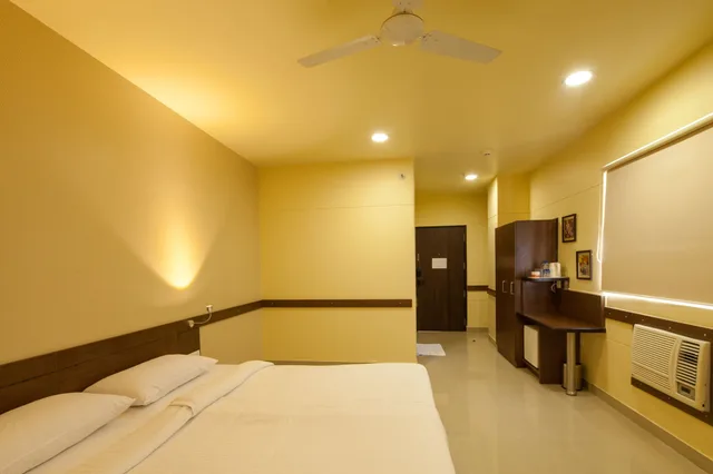 جناح تنفيذي بسرير كوين بغرفة نوم واحدة، Ginger Hotel Thane 9/10