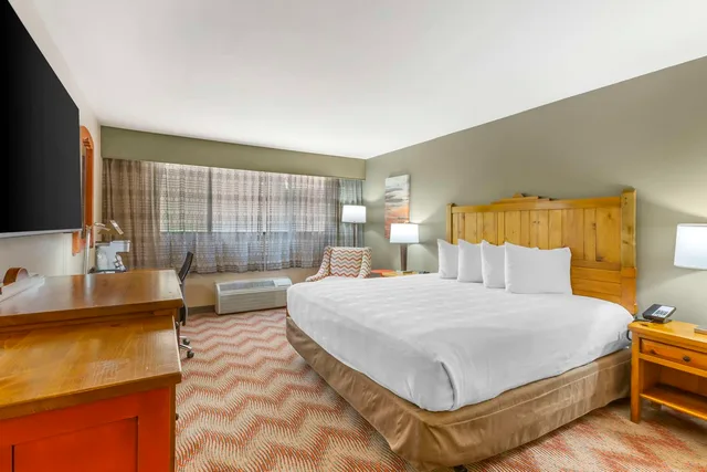 Room, King Bed, Pet Friendly, Best Western Plus Rio Grande Inn 1/4