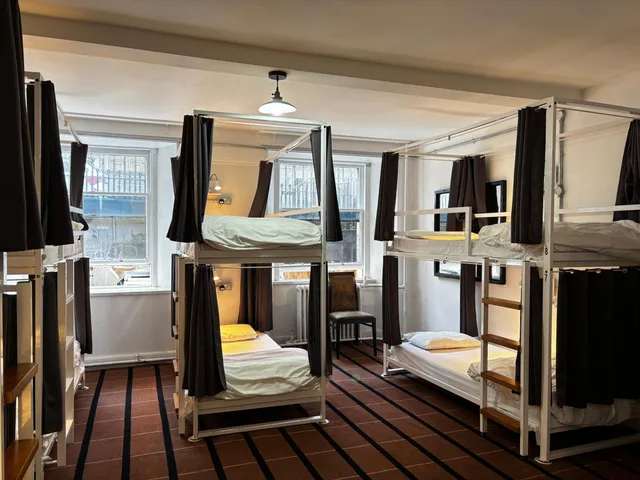 Private, 8 Beds، Safestay Glasgow Charing Cross 2/10