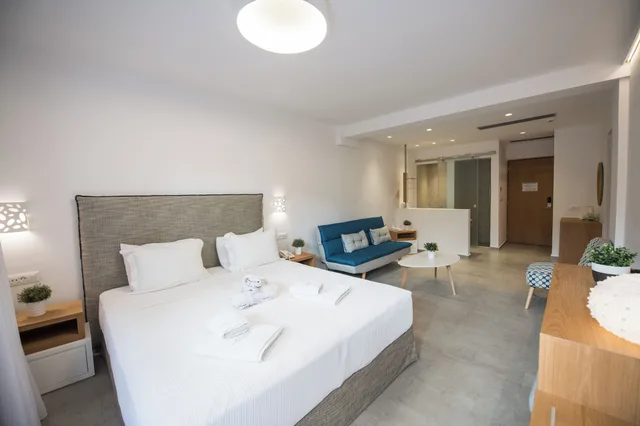 Honeymoon, Suite, King Bed, Pool and Sea View، Natura Luxury Boutique Hotel Skopelos 3/3