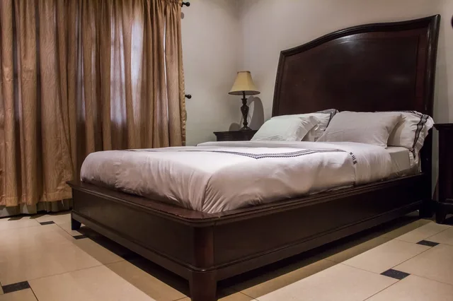 Executive, Suite, King Bed, Tivoli Residence & Bar 3/10