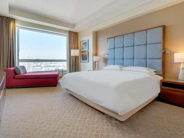 جناح عائلي بسرير كوين وسريرين منفصلين، Swissotel Al Ghurair Dubai 1/7