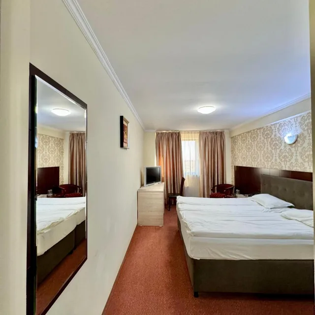 Standard, Double Bed, Hotel Helin Aeroport 1/9